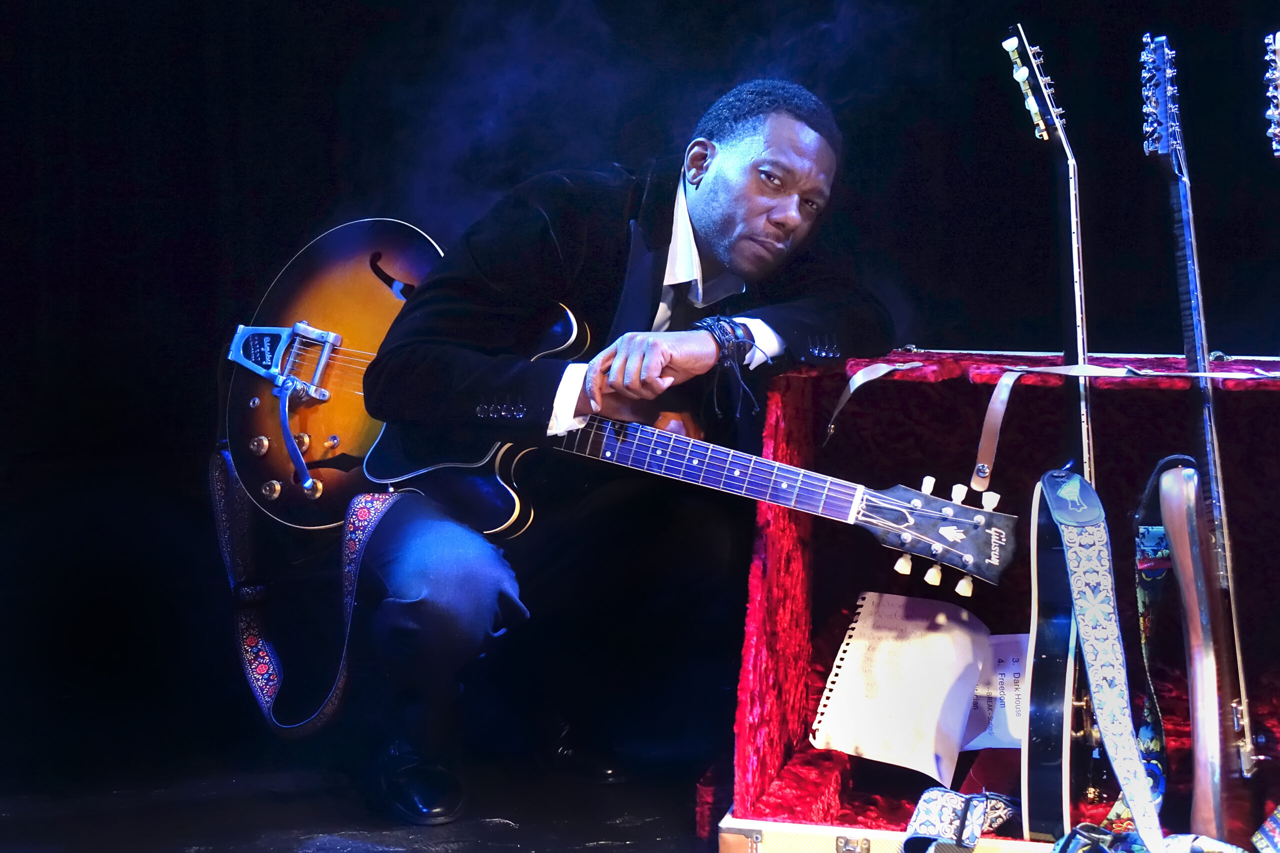 Greg Sover performing live